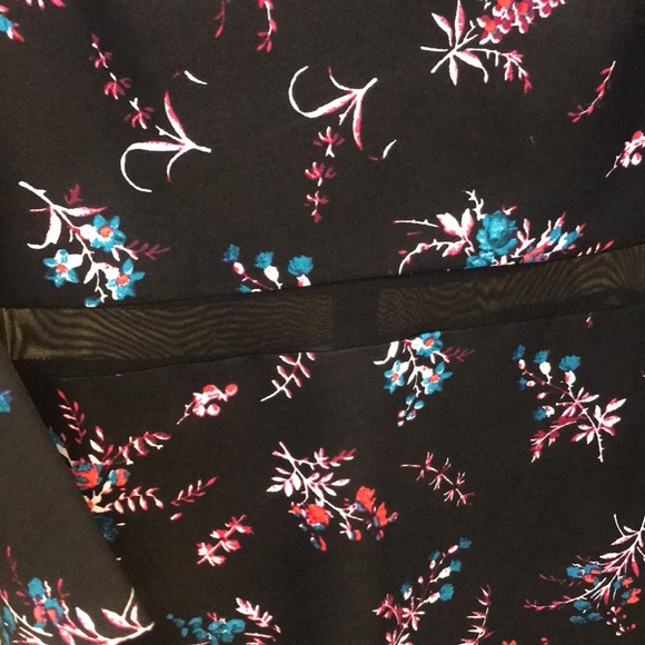 Guess Bell Sleeve Floral Print Dress sz. 2 - Picture 5 of 5